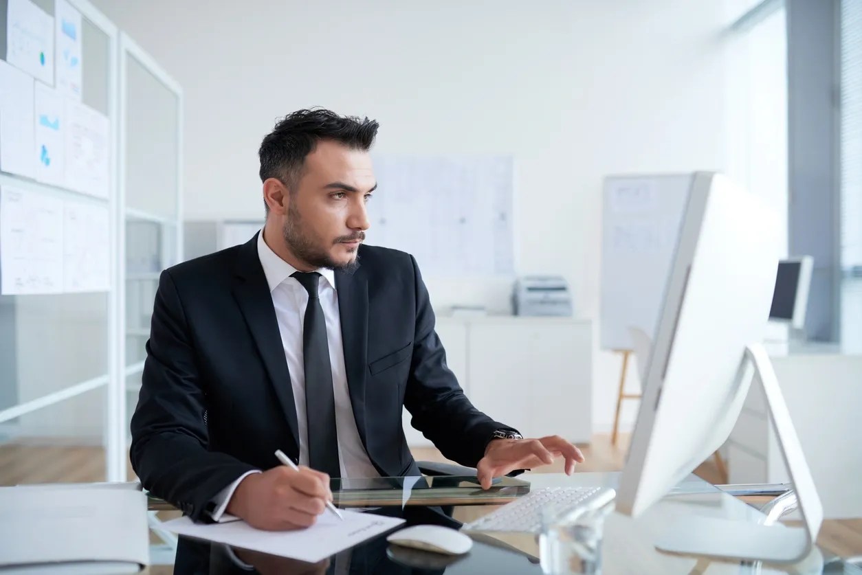 Ocho consejos para destacar en el trabajo